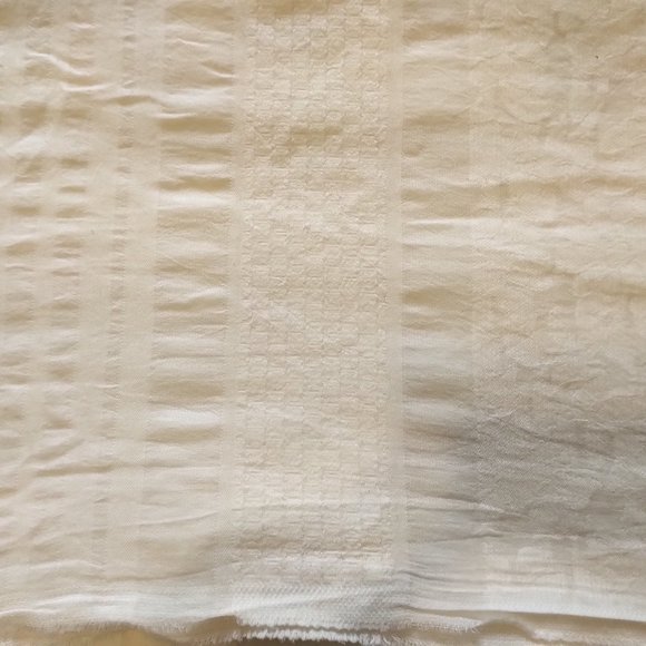 White Zara Lightweight Blanket Scarf/Shall - Picture 7 of 10
